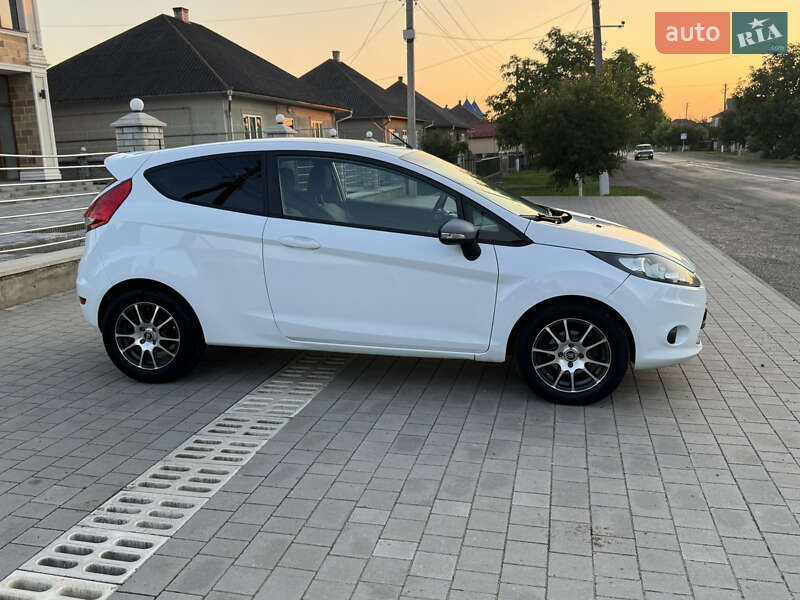 Хэтчбек Ford Fiesta 2009 в Новоселице фото 4 Хэтчбек Ford Fiesta 2009 в Новоселице
