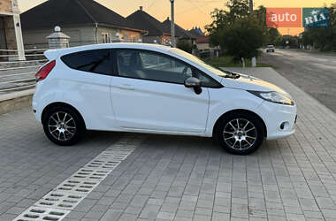Хэтчбек Ford Fiesta 2009 в 