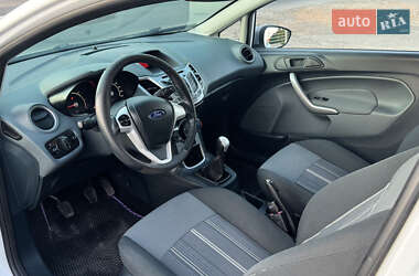 Хэтчбек Ford Fiesta 2009 в 