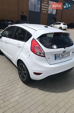 Хэтчбек Ford Fiesta 2017 в 