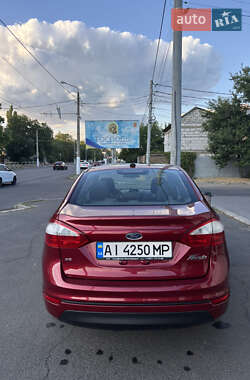 Седан Ford Fiesta 2016 в 