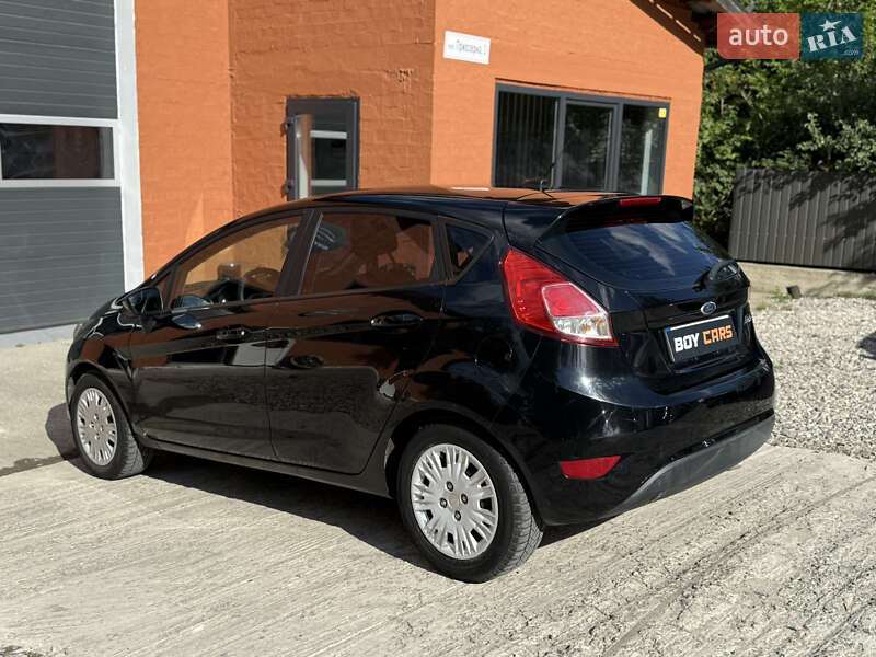 Хэтчбек Ford Fiesta 2016 в Ивано-Франковске