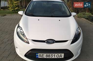Хэтчбек Ford Fiesta 2011 в 