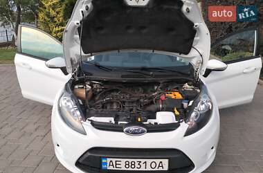 Хэтчбек Ford Fiesta 2011 в 