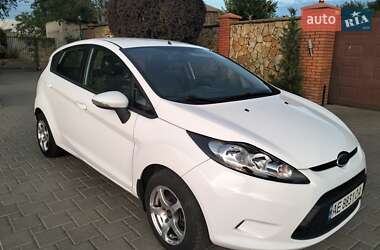 Хэтчбек Ford Fiesta 2011 в 