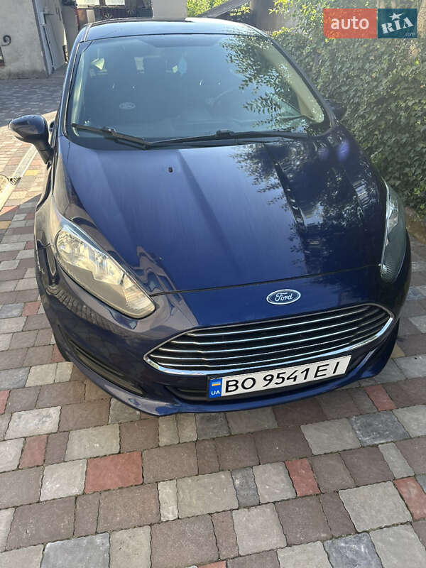 Седан Ford Fiesta 2015 в 