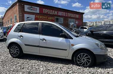 Хэтчбек Ford Fiesta 2006 в 