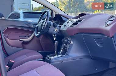 Хэтчбек Ford Fiesta 2010 в 