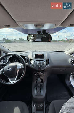Хэтчбек Ford Fiesta 2013 в 