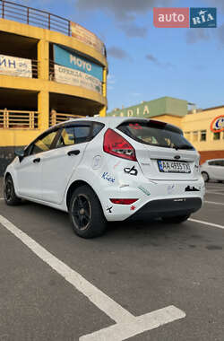 Хэтчбек Ford Fiesta 2011 в 