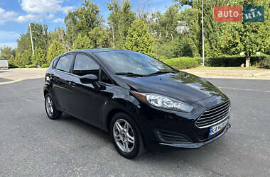 Хэтчбек Ford Fiesta 2017 в 