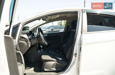 Седан Ford Fiesta 2014 в 