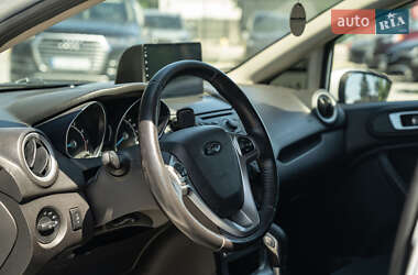 Седан Ford Fiesta 2014 в 
