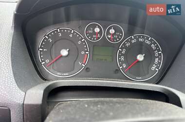 Хэтчбек Ford Fiesta 2006 в 