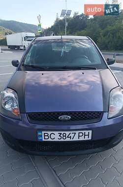 Хэтчбек Ford Fiesta 2006 в 