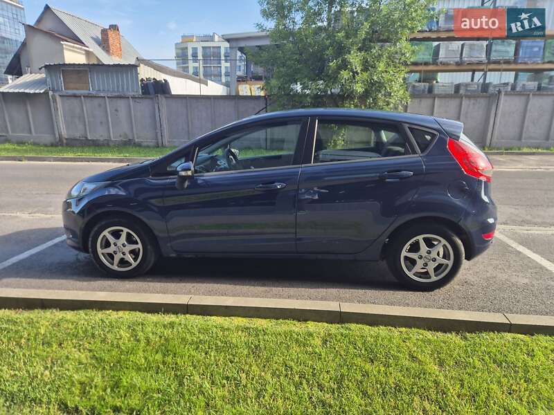 Хэтчбек Ford Fiesta 2012 в Львове