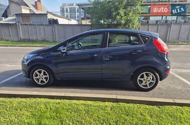 Хэтчбек Ford Fiesta 2012 в 