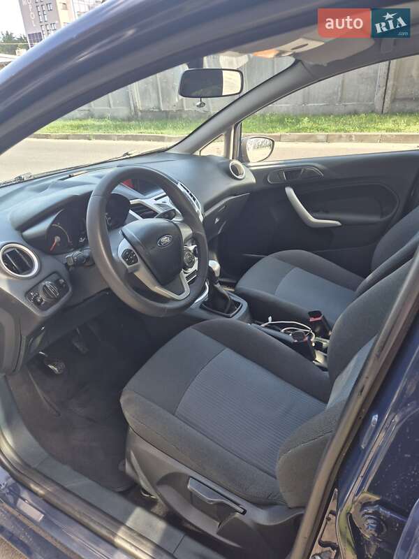 Хэтчбек Ford Fiesta 2012 в Львове