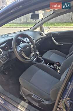 Хэтчбек Ford Fiesta 2012 в 