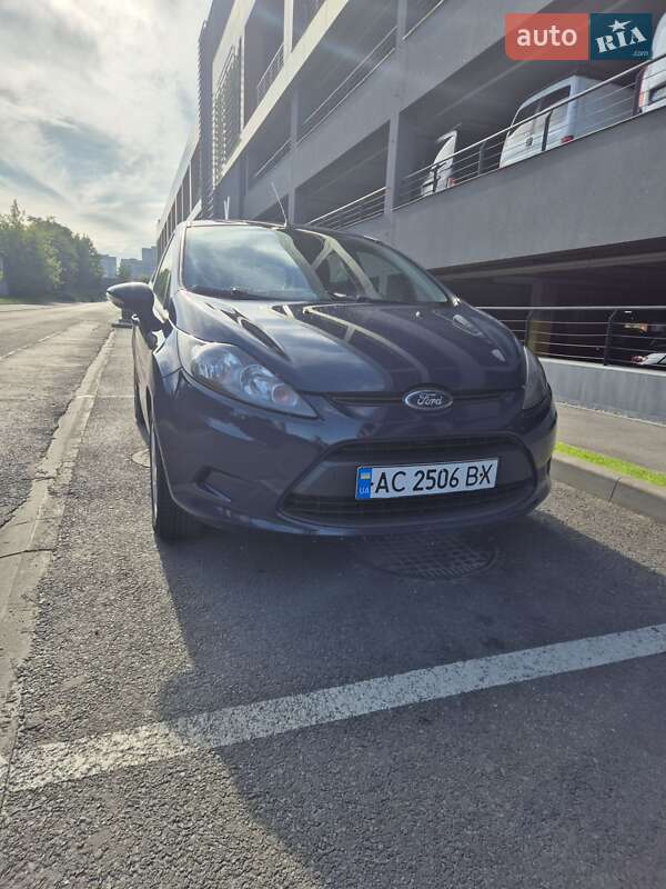 Хэтчбек Ford Fiesta 2012 в Львове