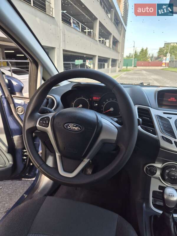 Хэтчбек Ford Fiesta 2012 в Львове
