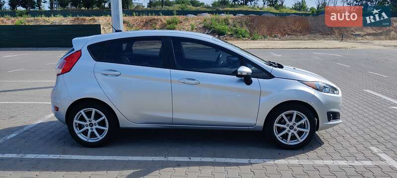 Хэтчбек Ford Fiesta 2016 в Киеве