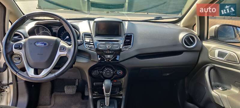 Хэтчбек Ford Fiesta 2016 в Киеве
