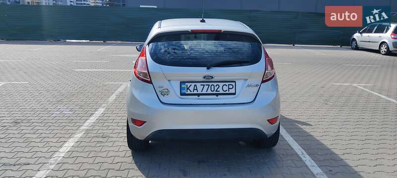 Хэтчбек Ford Fiesta 2016 в Киеве