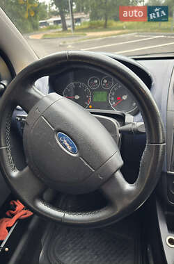 Хэтчбек Ford Fiesta 2006 в 