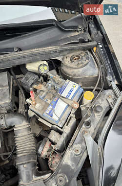 Хэтчбек Ford Fiesta 2006 в 
