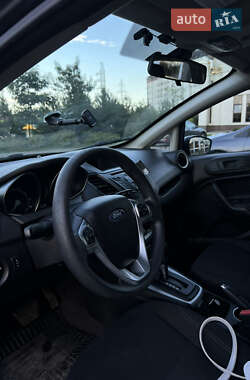 Хэтчбек Ford Fiesta 2019 в 