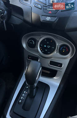 Хэтчбек Ford Fiesta 2019 в 