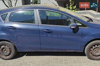Хэтчбек Ford Fiesta 2013 в 