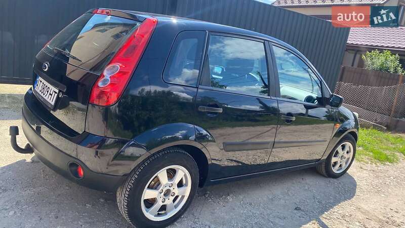 Хэтчбек Ford Fiesta 2005 в Тлумаче