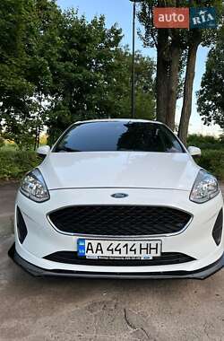 Хэтчбек Ford Fiesta 2018 в 