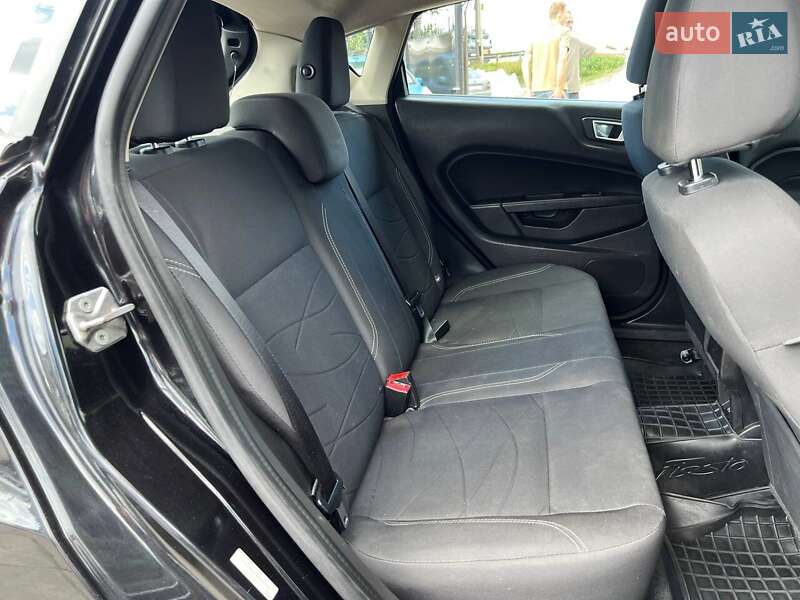 Хэтчбек Ford Fiesta 2014 в Киеве