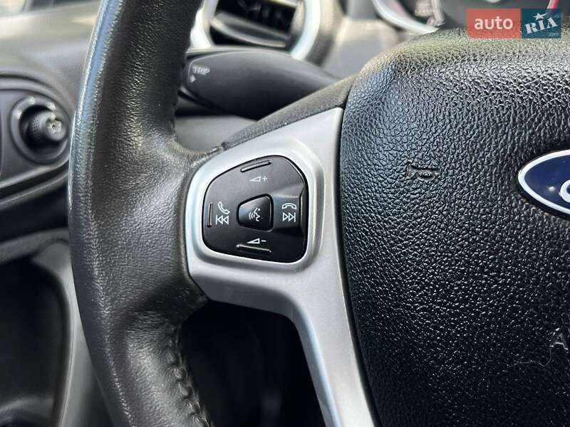 Хэтчбек Ford Fiesta 2014 в Киеве