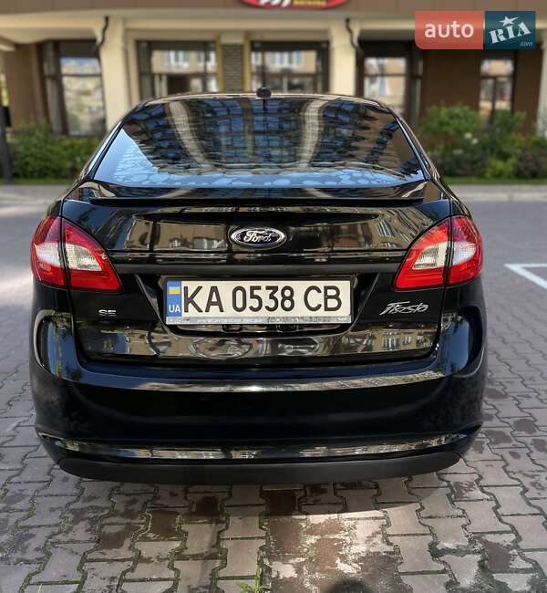 Седан Ford Fiesta 2012 в Києві