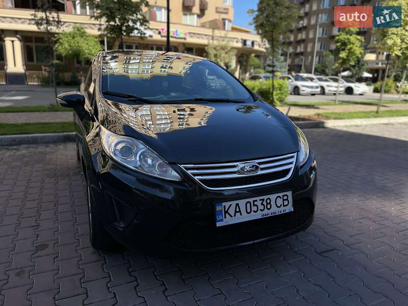 Седан Ford Fiesta 2012 в Києві