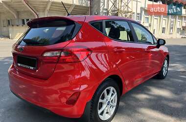 Хэтчбек Ford Fiesta 2017 в 