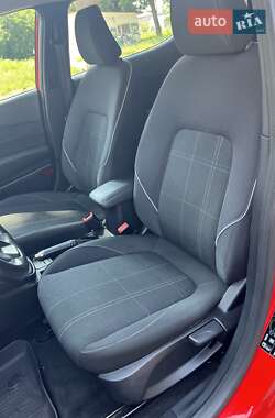 Хэтчбек Ford Fiesta 2017 в 