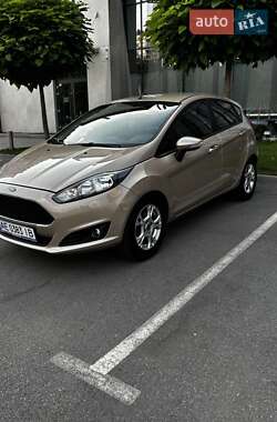 Хэтчбек Ford Fiesta 2016 в Днепре