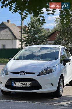 Хэтчбек Ford Fiesta 2012 в 