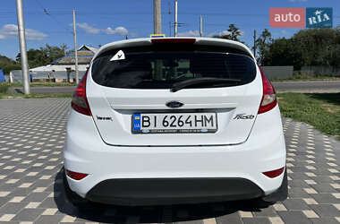 Хэтчбек Ford Fiesta 2012 в 