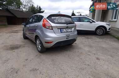 Хетчбек Ford Fiesta 2015 в Львові