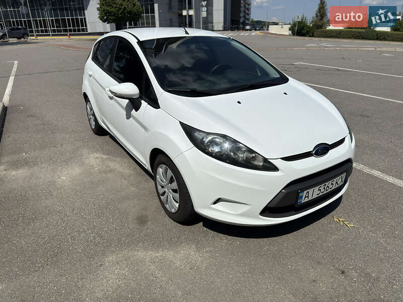 Хэтчбек Ford Fiesta 2012 в Киеве