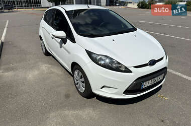 Хэтчбек Ford Fiesta 2012 в 