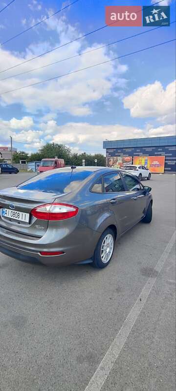Седан Ford Fiesta 2013 в Киеве