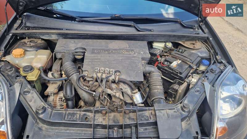 Хэтчбек Ford Fiesta 2006 в Киеве