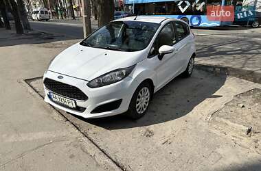Хетчбек Ford Fiesta 2016 в Дніпрі